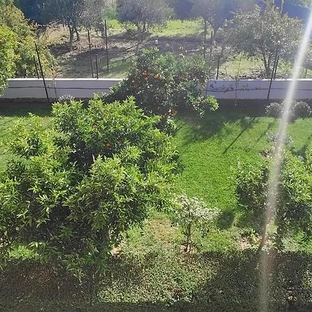 Apartmán Tirana 2br With Veranda & Garden Kamez