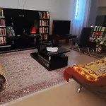 דירה Tirana 2br With Veranda & Garden